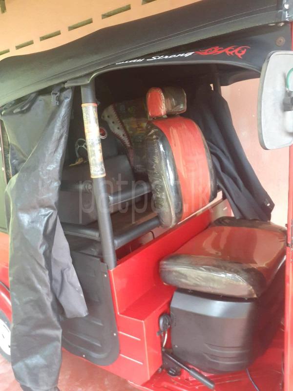 Bajaj 4 stroke 2018 - பயன்படுத்தப்பட்டது முச்சக்கர வண்டி sale in Sri Lanka - patpat.lk