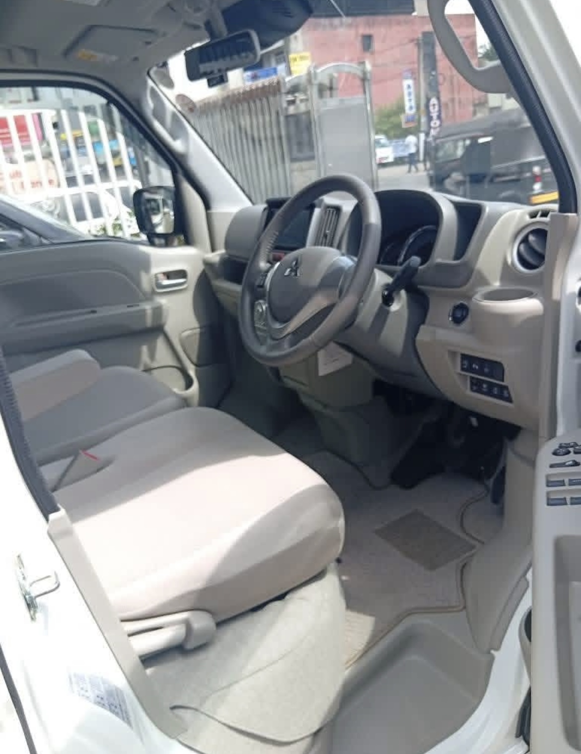 Mitsubishi Town Box 2023 - අලුත් වෑන් රථය sale in Sri Lanka - patpat.lk
