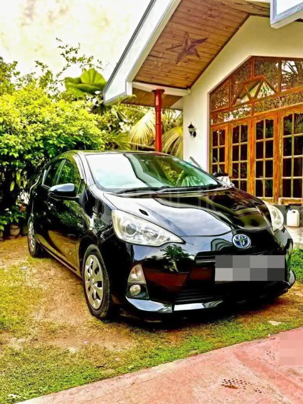 Toyota Aqua 2014 - பயன்படுத்தப்பட்டது கார் sale in Sri Lanka - patpat.lk