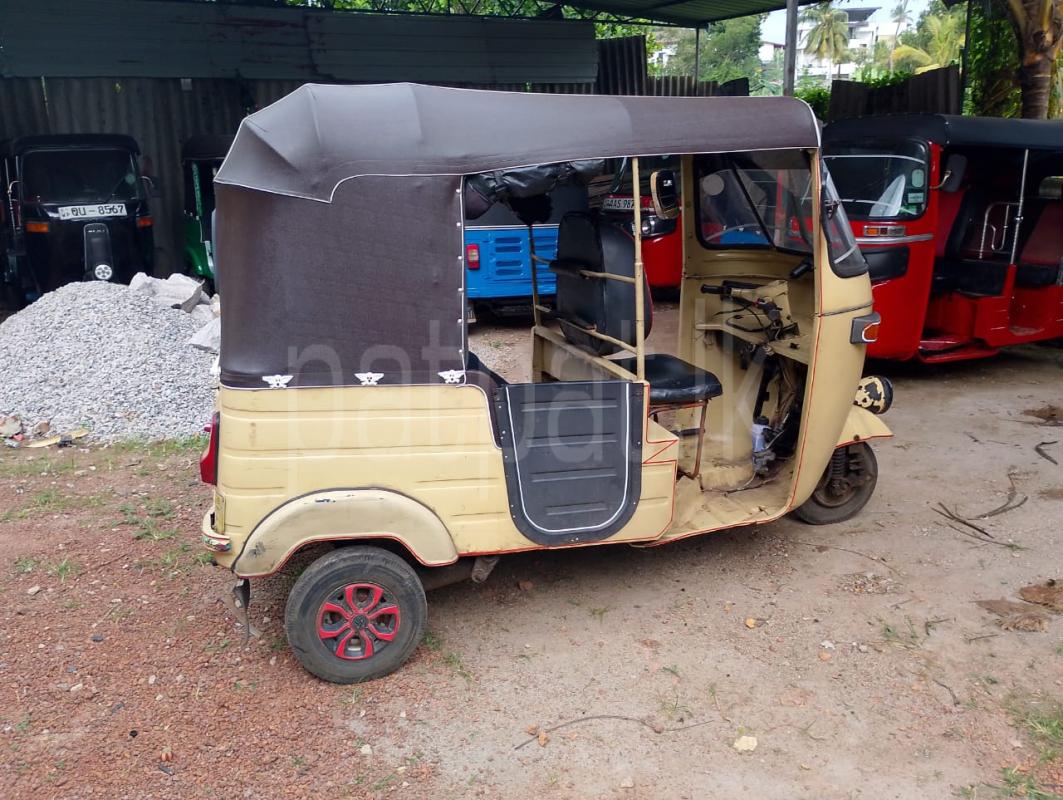 Bajaj 2 stroke 2002 - Used Three wheeler sale in Sri Lanka - patpat.lk