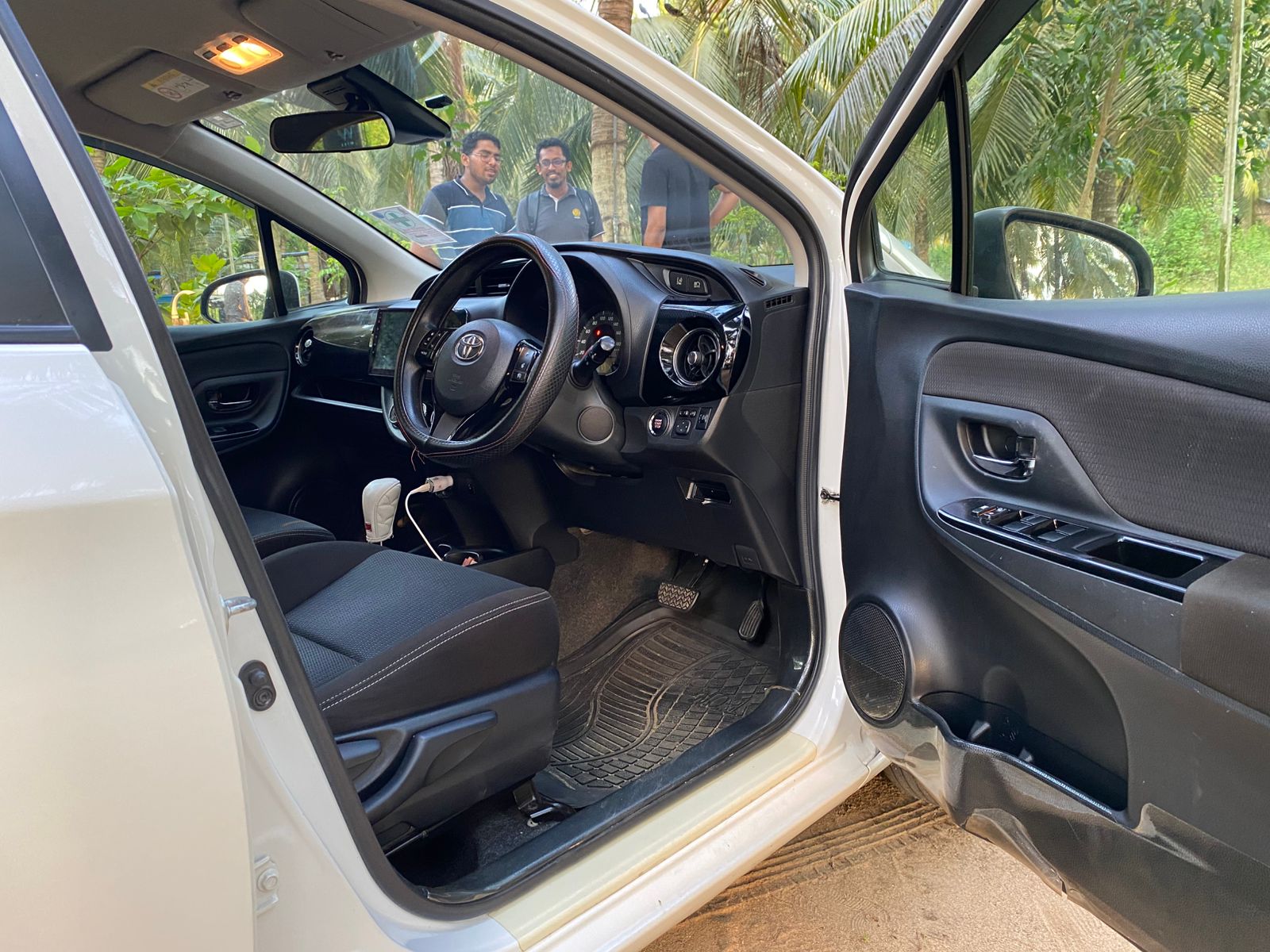 Toyota Vitz 2018 - பயன்படுத்தப்பட்டது கார் sale in Sri Lanka - patpat.lk