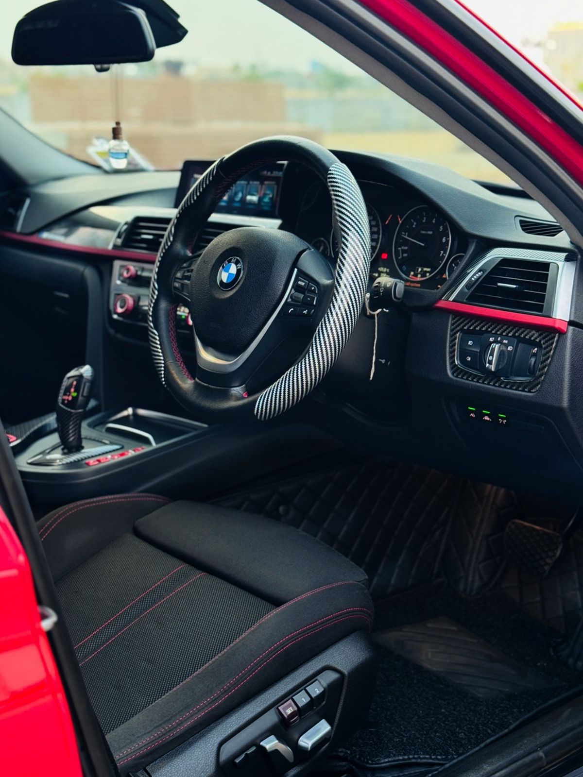 BMW 318i 2016 - භාවිතා කරන ලද කාර් sale in Sri Lanka - patpat.lk