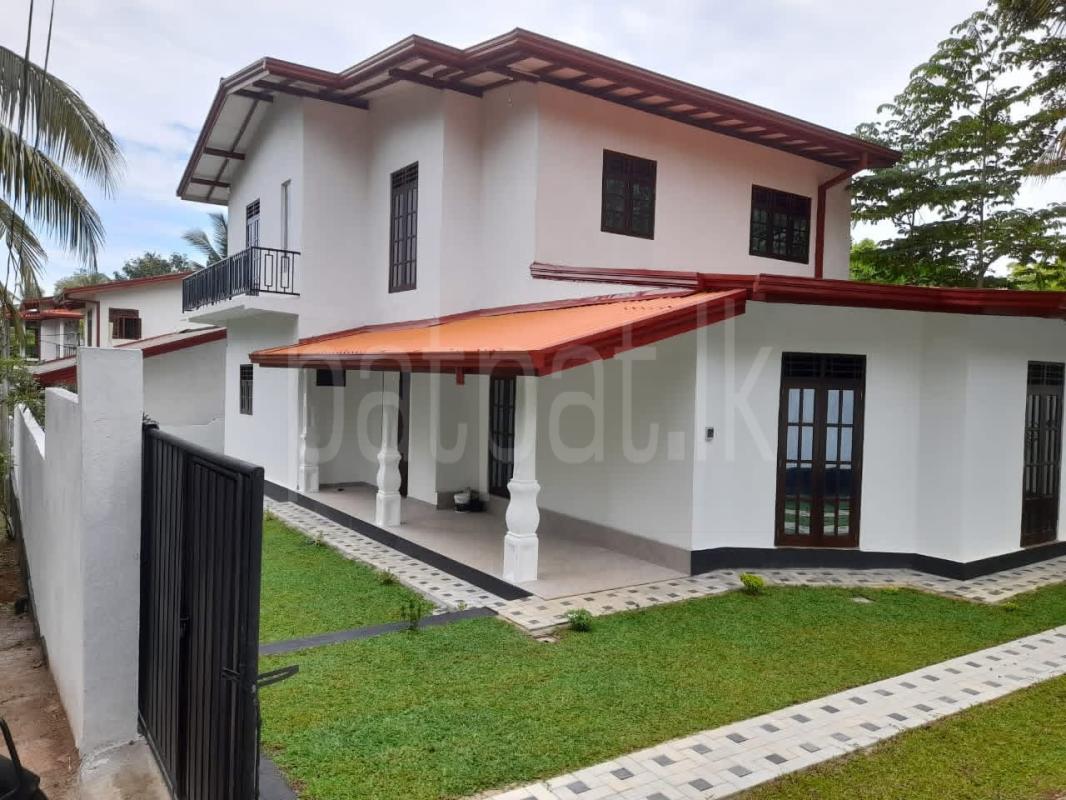 House for Sale in Kahathuduwa ads-image-1