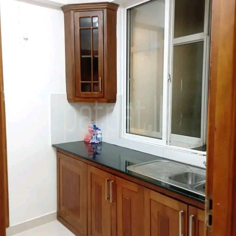 Semi Luxury Apartment for Sale in Bambalapitiya (Colombo 04)