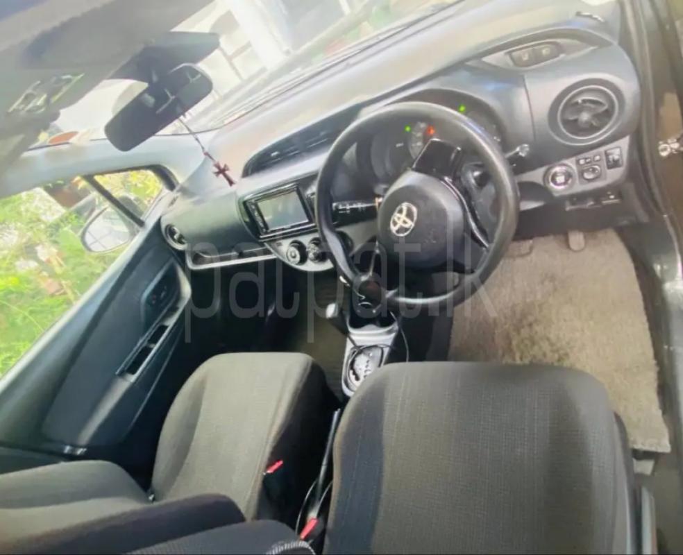 Toyota Vitz 2017 - பயன்படுத்தப்பட்டது கார் sale in Sri Lanka - patpat.lk