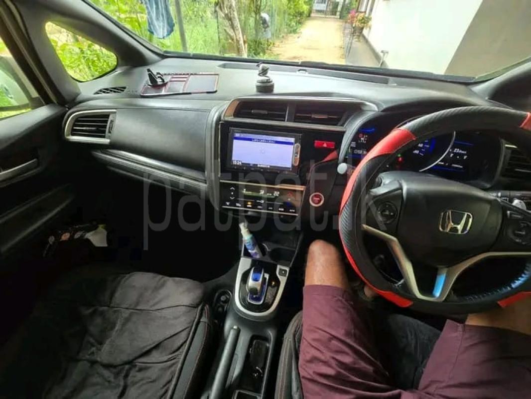 Advertisement image 1