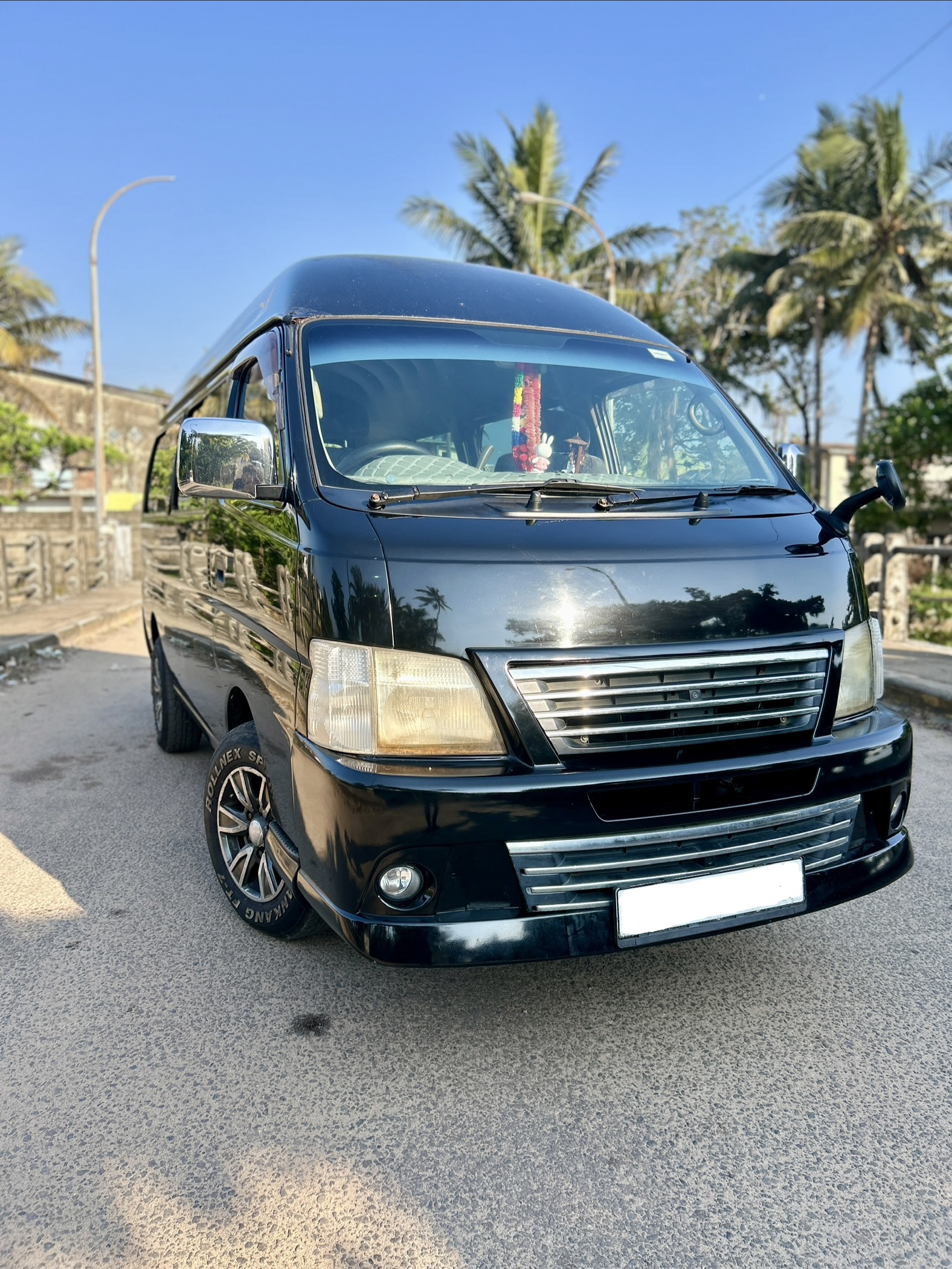 Nissan E25 2004 ads-image-1