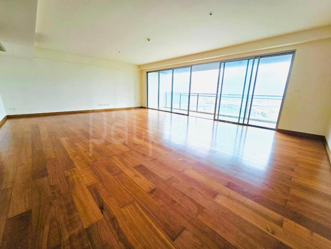  Apartment for Sale in Slave Island (Colombo 02)