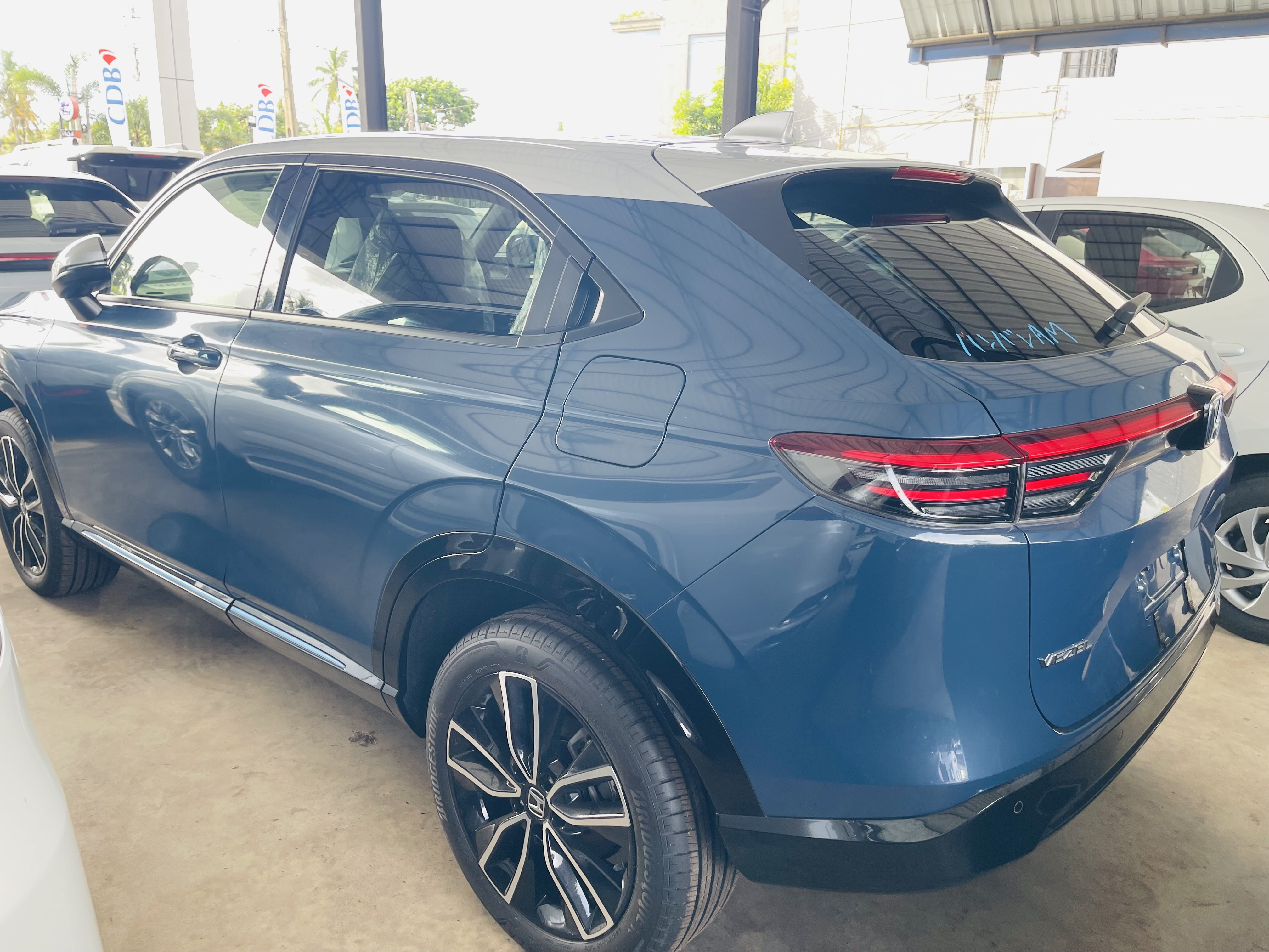 Honda Vezel 2024 - பயன்படுத்தப்பட்டது SUV sale in Sri Lanka - patpat.lk