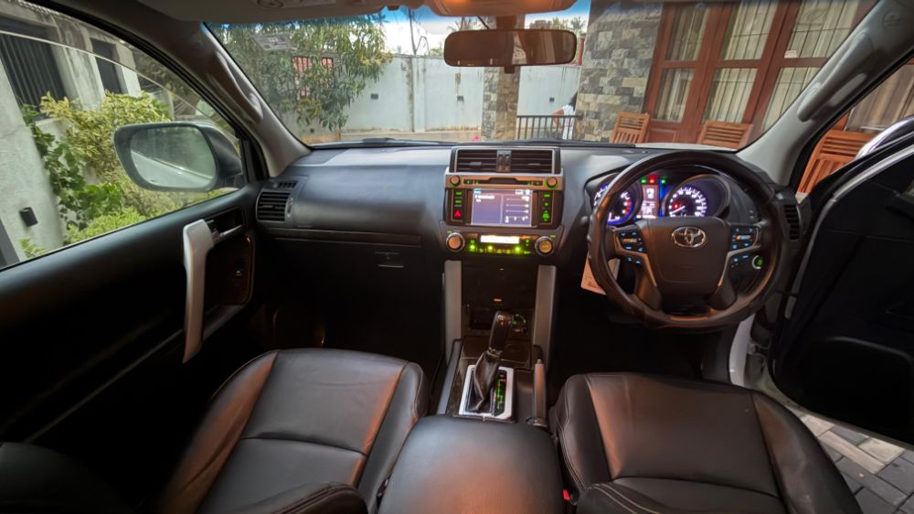 Toyota Land Cruiser 2018 - பயன்படுத்தப்பட்டது SUV sale in Sri Lanka - patpat.lk