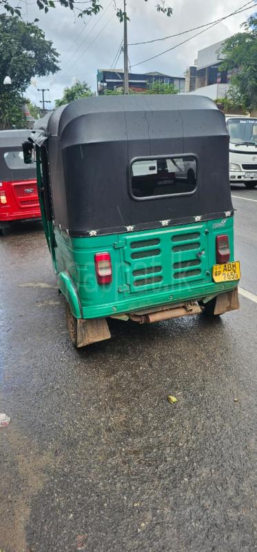 Bajaj Three Wheel 2016 - பயன்படுத்தப்பட்டது முச்சக்கர வண்டி sale in Sri Lanka - patpat.lk