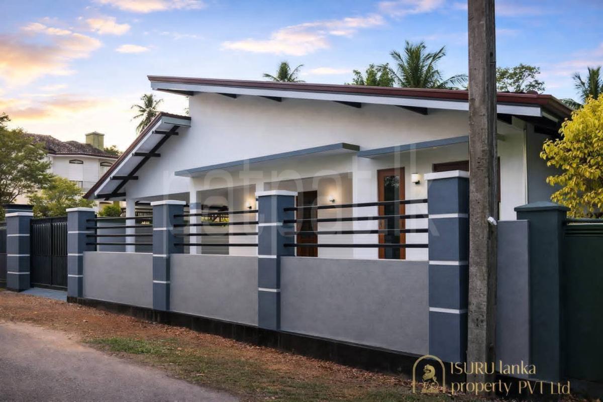 House for Sale in Wennappuwa ads-image-1