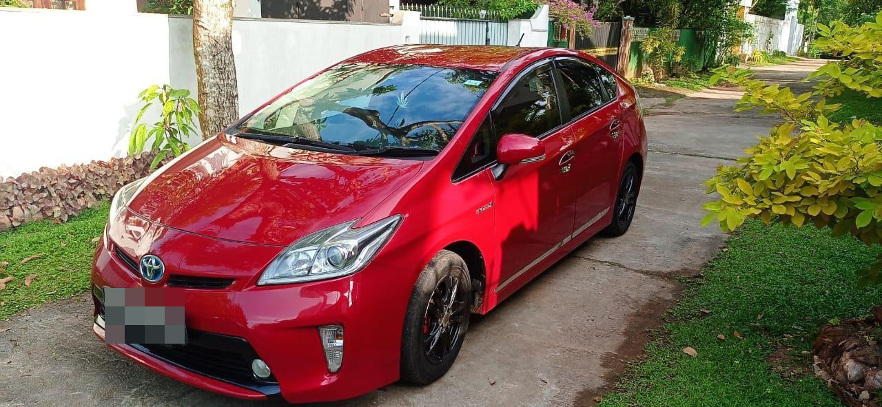 Toyota Prius 2012 - භාවිතා කරන ලද කාර් sale in Sri Lanka - patpat.lk