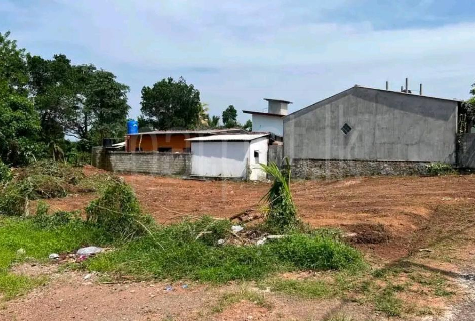 Residential Land for Sale in Akarawita