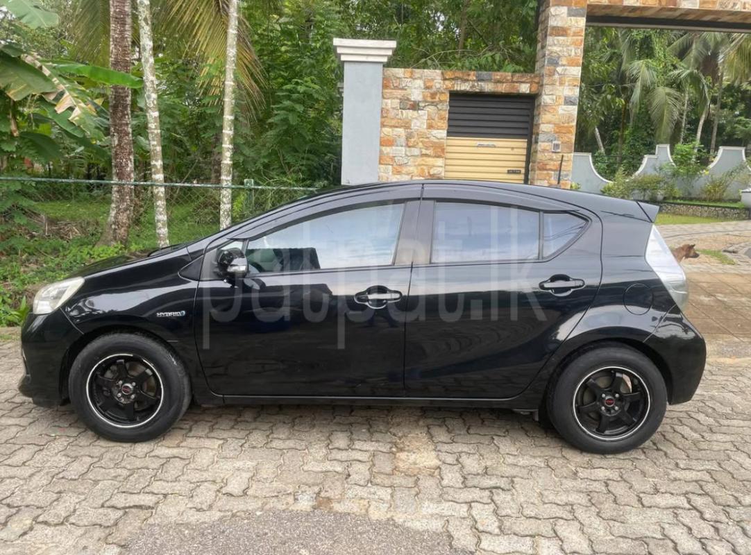 Toyota Aqua 2014 - பயன்படுத்தப்பட்டது கார் sale in Sri Lanka - patpat.lk
