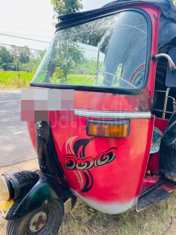 Bajaj 2 stroke 2005 - பயன்படுத்தப்பட்டது முச்சக்கர வண்டி sale in Sri Lanka - patpat.lk