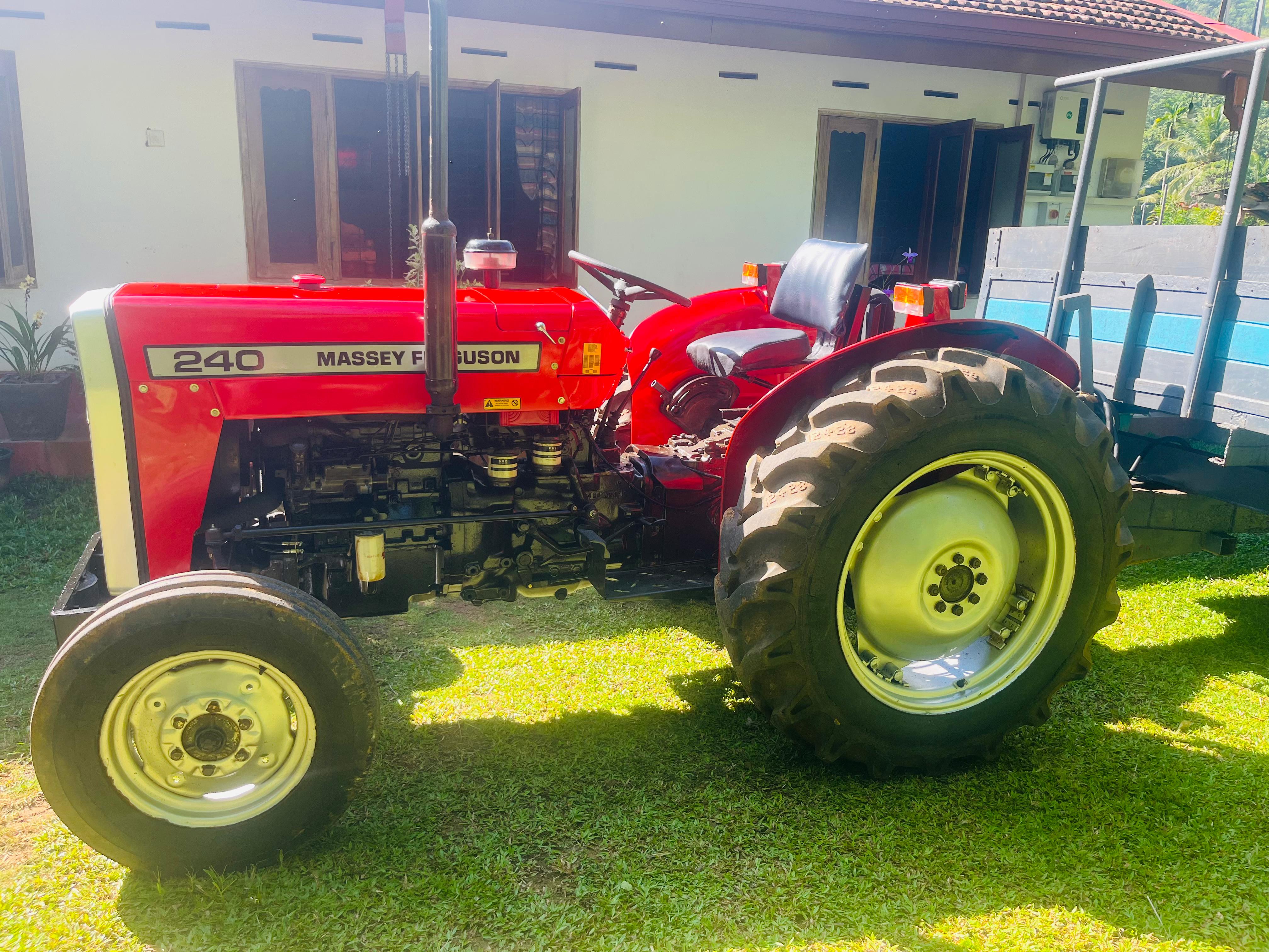Massey Ferguson Tractor 1995 - பயன்படுத்தப்பட்டது நிலம் sale in Sri Lanka - patpat.lk