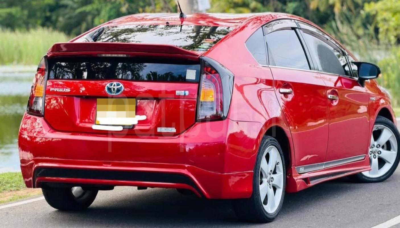 Toyota Prius 2013 - பயன்படுத்தப்பட்டது கார் sale in Sri Lanka - patpat.lk