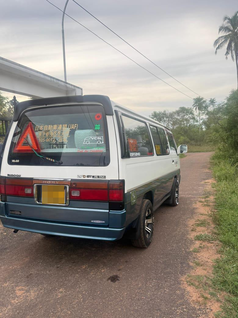 Nissan Caravan 1995 - பயன்படுத்தப்பட்டது வேன் sale in Sri Lanka - patpat.lk