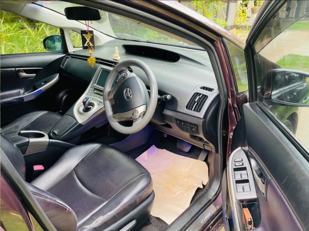 Toyota Prius 2014 - Reconditioned Car sale in Sri Lanka - patpat.lk