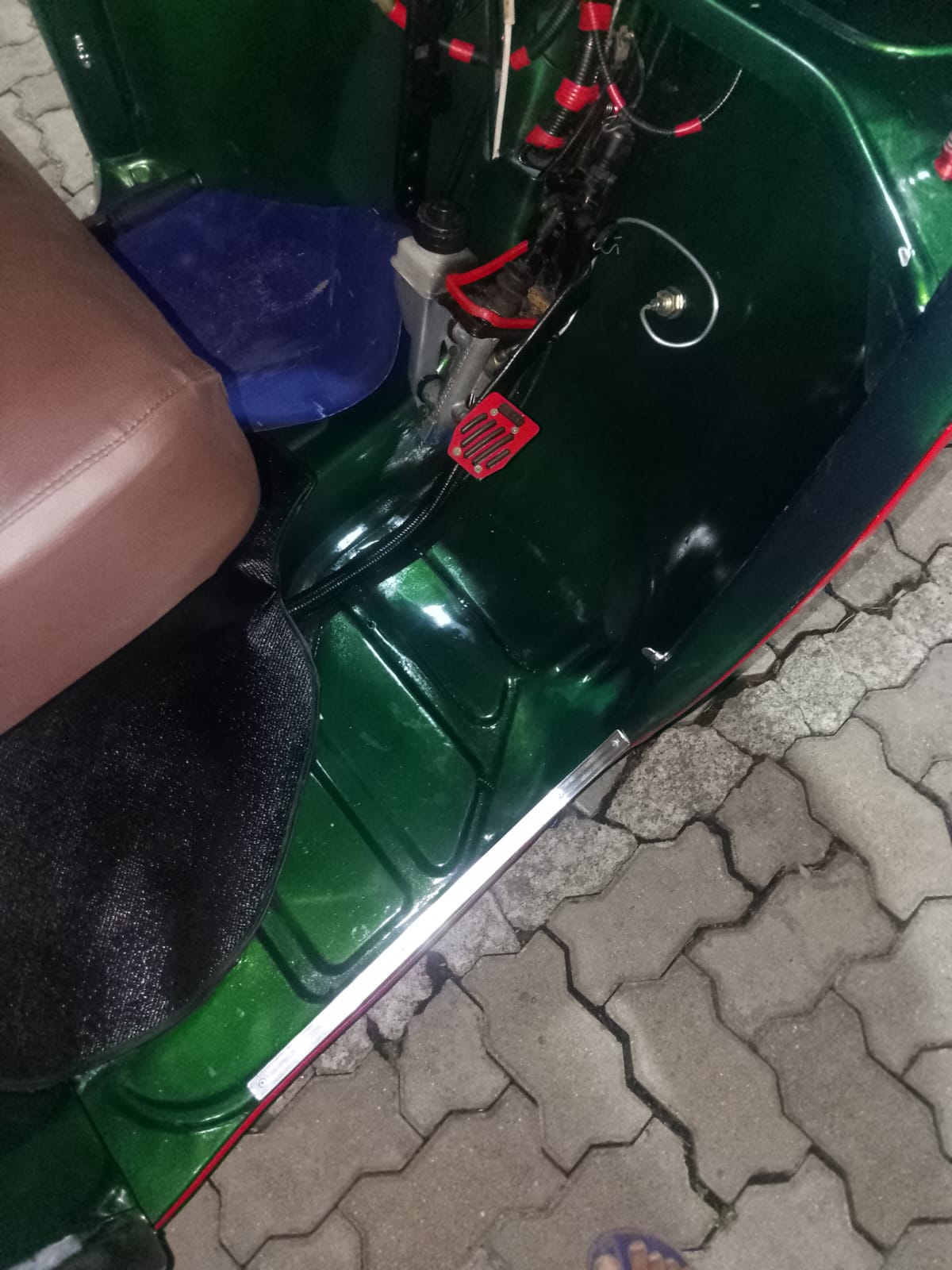 Bajaj Three Wheel 2000 - භාවිතා කරන ලද ත්‍රිරෝද රථය sale in Sri Lanka - patpat.lk