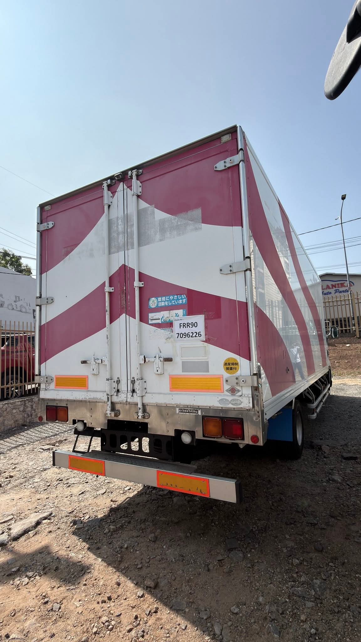 Isuzu Forward 2017 - சான்றளிக்கப்பட்டது டிரக் sale in Sri Lanka - patpat.lk