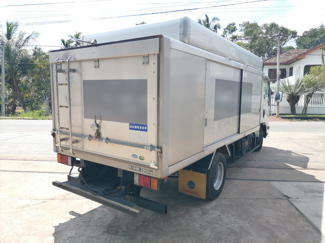 Advertisement image 3