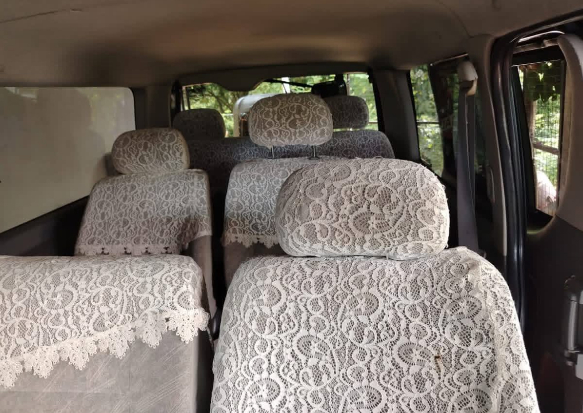 Toyota Hiace 2011 - பயன்படுத்தப்பட்டது வேன் sale in Sri Lanka - patpat.lk