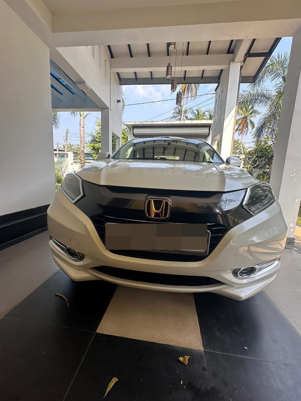Honda Vezel 2014 - Used SUV sale in Sri Lanka - patpat.lk