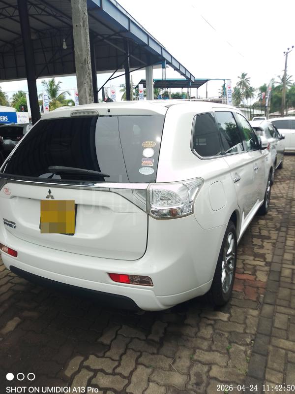 Mitsubishi Outlander 2015 - Used SUV sale in Sri Lanka - patpat.lk