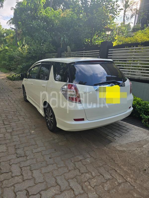 Honda FIT SHUTTLE 2013 - பயன்படுத்தப்பட்டது கார் sale in Sri Lanka - patpat.lk
