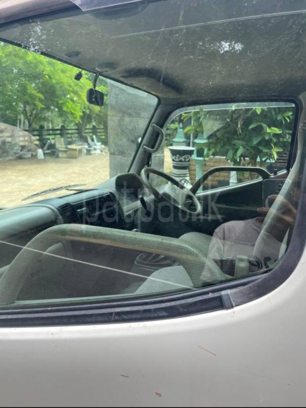 Toyota Dyna 1993 - பயன்படுத்தப்பட்டது டிரக் sale in Sri Lanka - patpat.lk