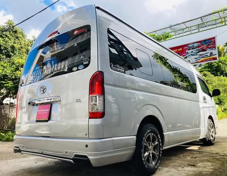 Toyota Hiace 2017 - பயன்படுத்தப்பட்டது வேன் sale in Sri Lanka - patpat.lk