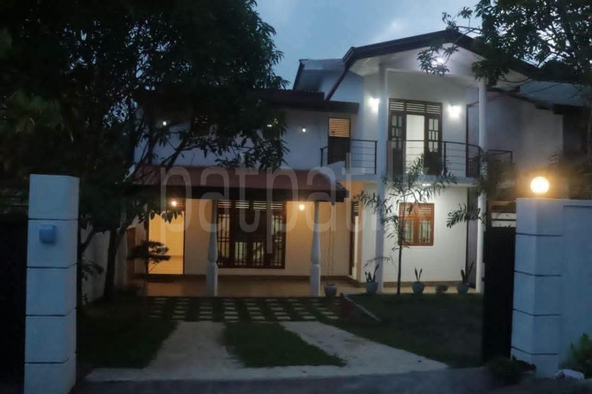 House for Sale in Kiriwattuduwa