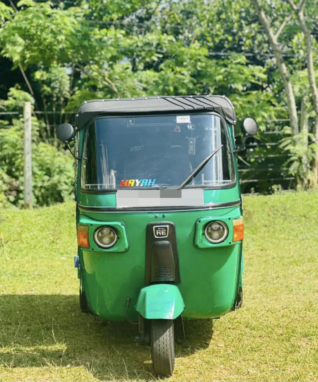 Bajaj Three Wheel 2011 ads-image-1