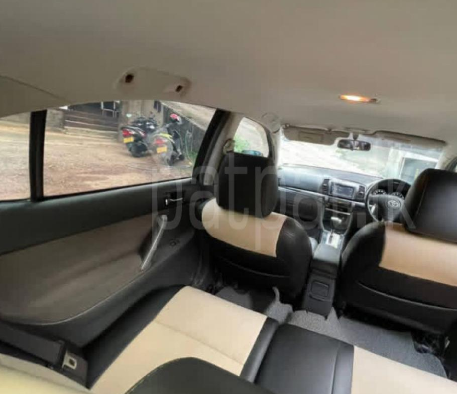 Toyota Hiace 2011 - பயன்படுத்தப்பட்டது வேன் sale in Sri Lanka - patpat.lk