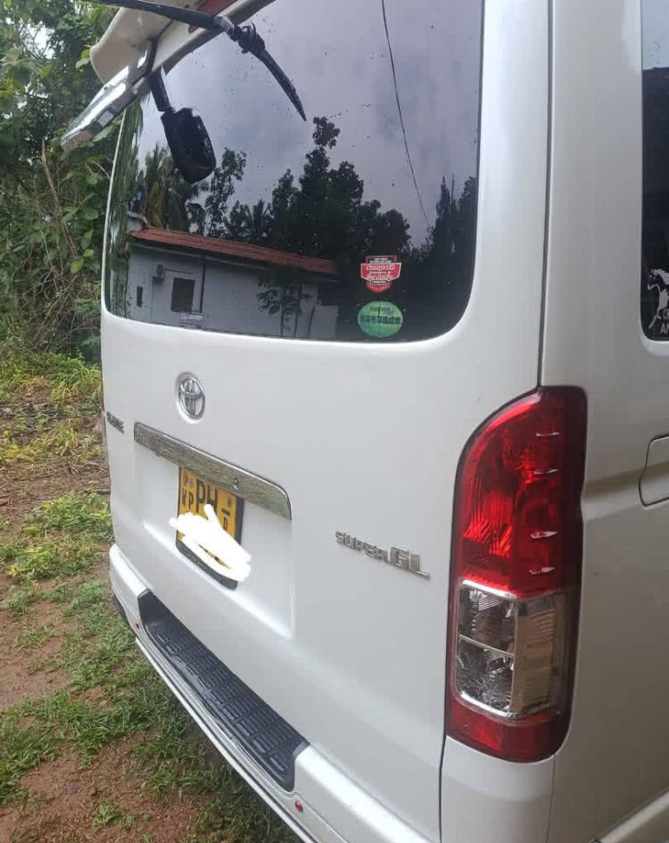 Toyota Hiace 2016 - பயன்படுத்தப்பட்டது வேன் sale in Sri Lanka - patpat.lk