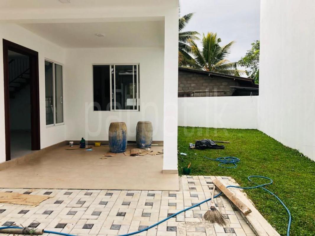 House for Sale in Athurugiriya