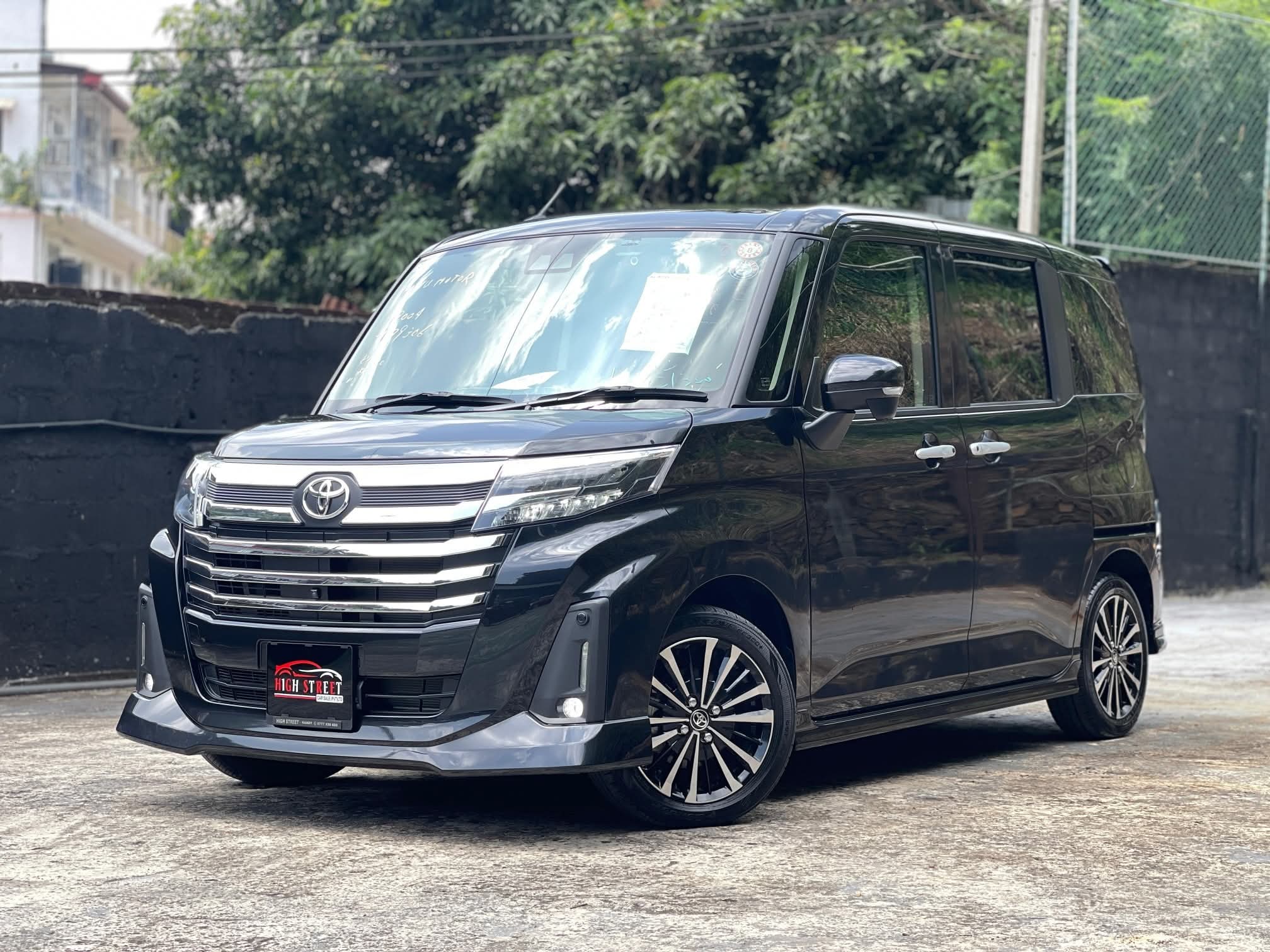 Advertisement image 1