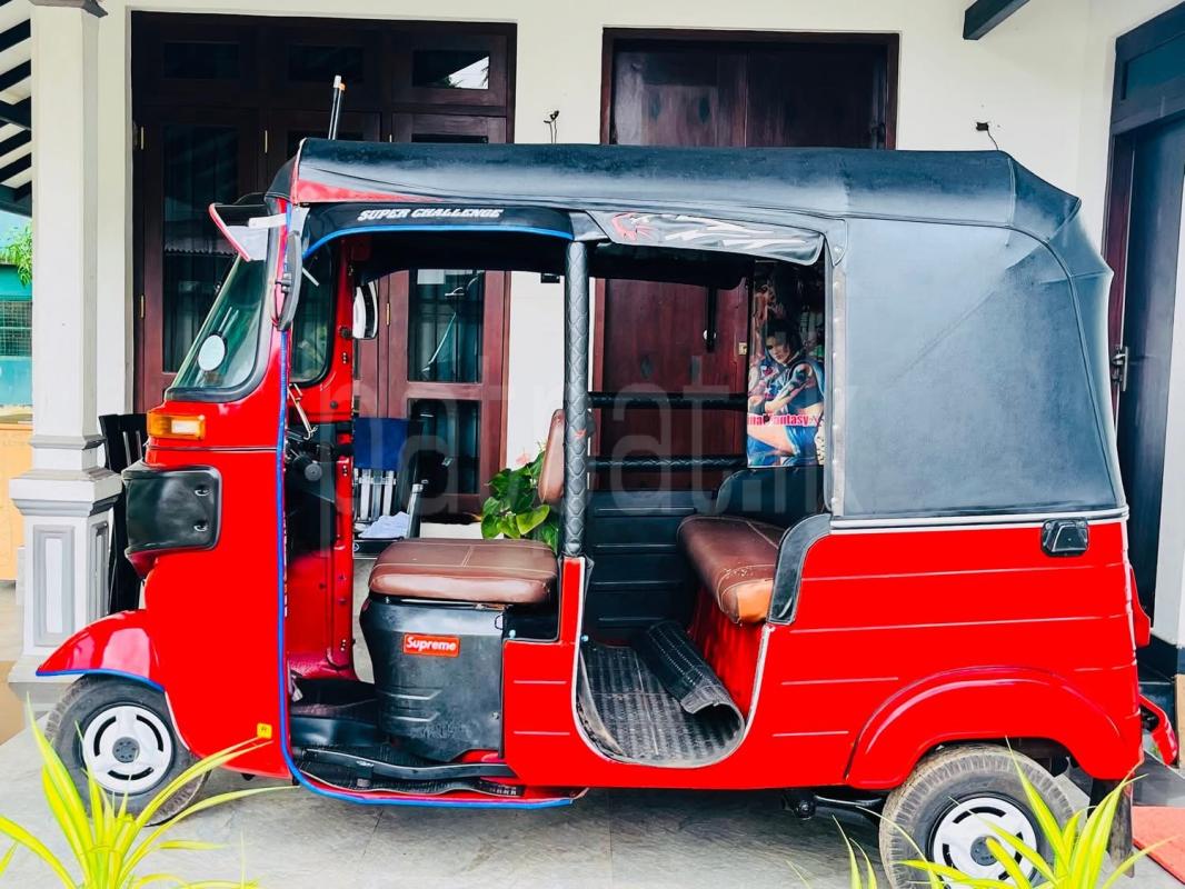 Bajaj Three Wheel 2018 - பயன்படுத்தப்பட்டது முச்சக்கர வண்டி sale in Sri Lanka - patpat.lk