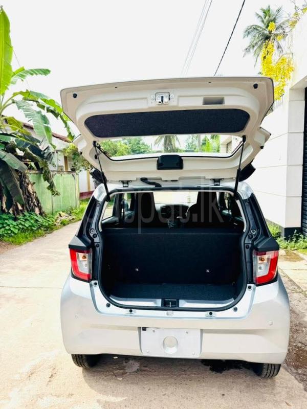 Advertisement image 6