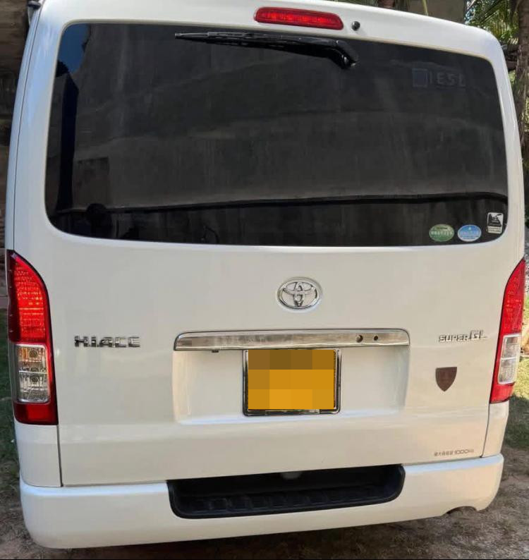 Toyota Hiace 2017 - பயன்படுத்தப்பட்டது வேன் sale in Sri Lanka - patpat.lk