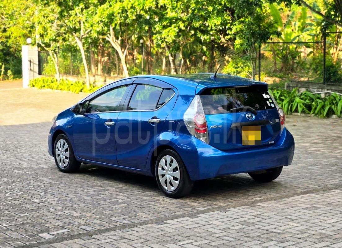Toyota Aqua 2013 - பயன்படுத்தப்பட்டது கார் sale in Sri Lanka - patpat.lk