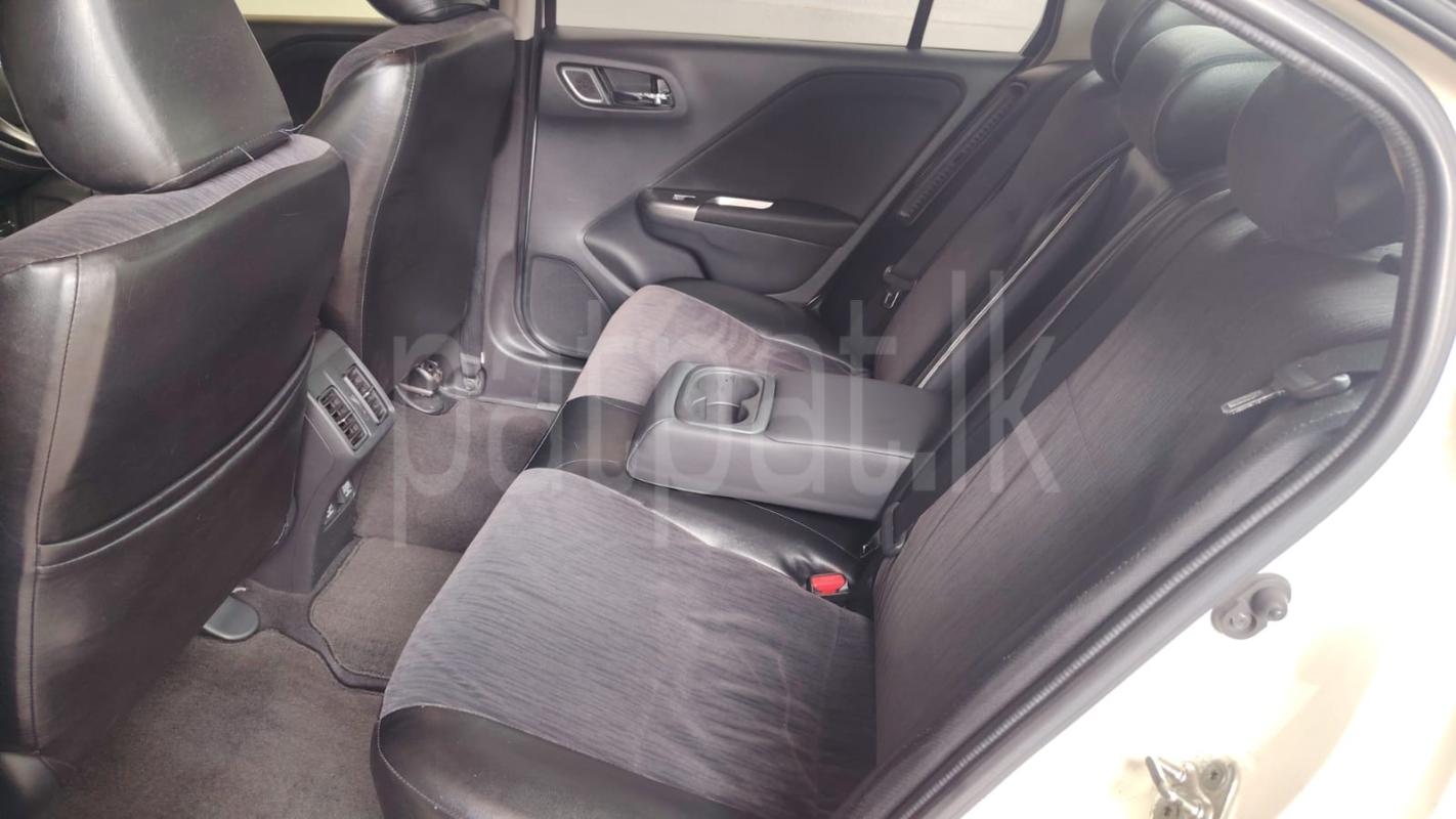 Honda Grace 2014 - பயன்படுத்தப்பட்டது கார் sale in Sri Lanka - patpat.lk