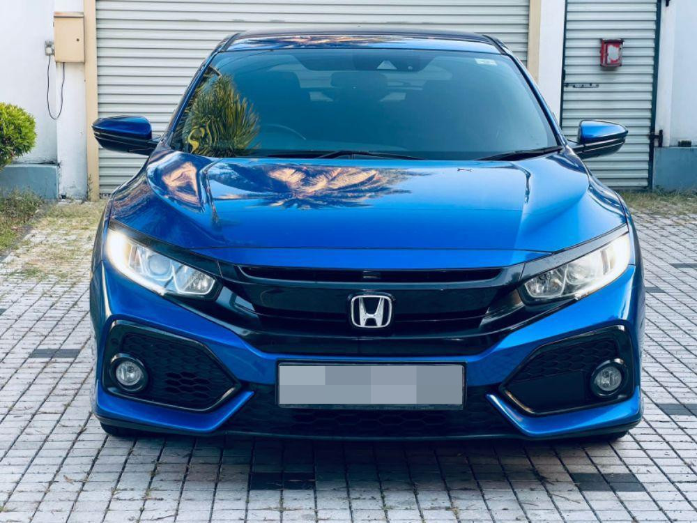 Honda Civic 2018 ads-image-1