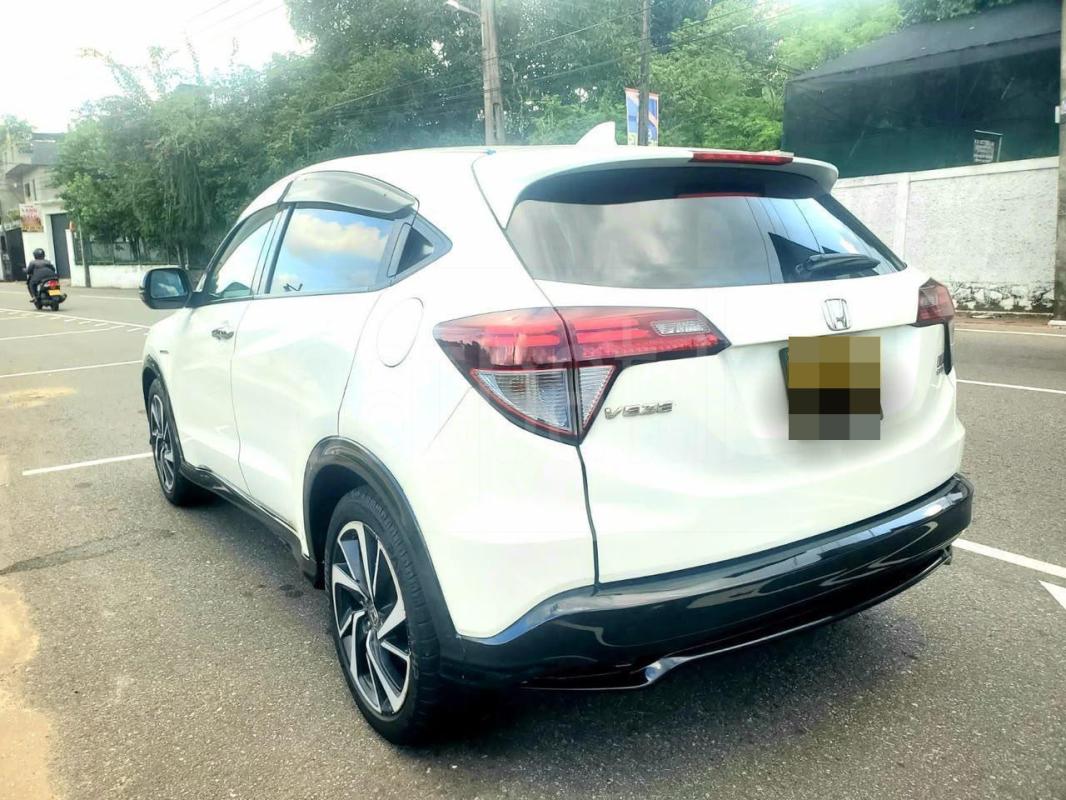 Honda Vezel 2017 - Used SUV sale in Sri Lanka - patpat.lk