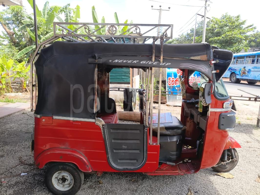 Bajaj 4 stroke 2016 - Used Three wheeler sale in Sri Lanka - patpat.lk