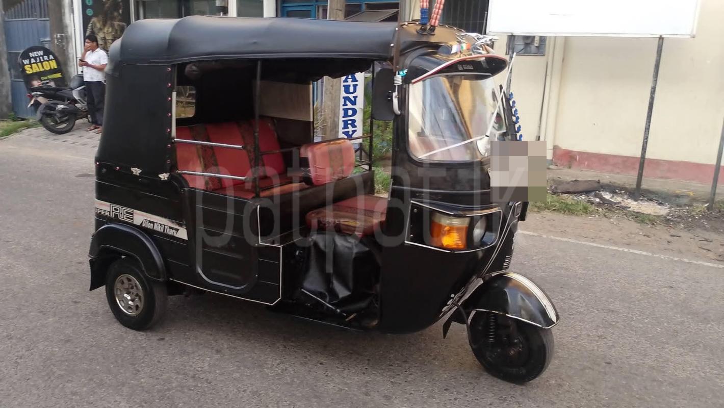 Bajaj Three Wheel 2011 - பயன்படுத்தப்பட்டது முச்சக்கர வண்டி sale in Sri Lanka - patpat.lk