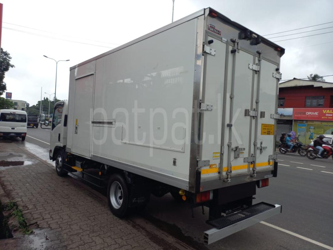 Isuzu ELF 2017 - Reconditioned Truck sale in Sri Lanka - patpat.lk