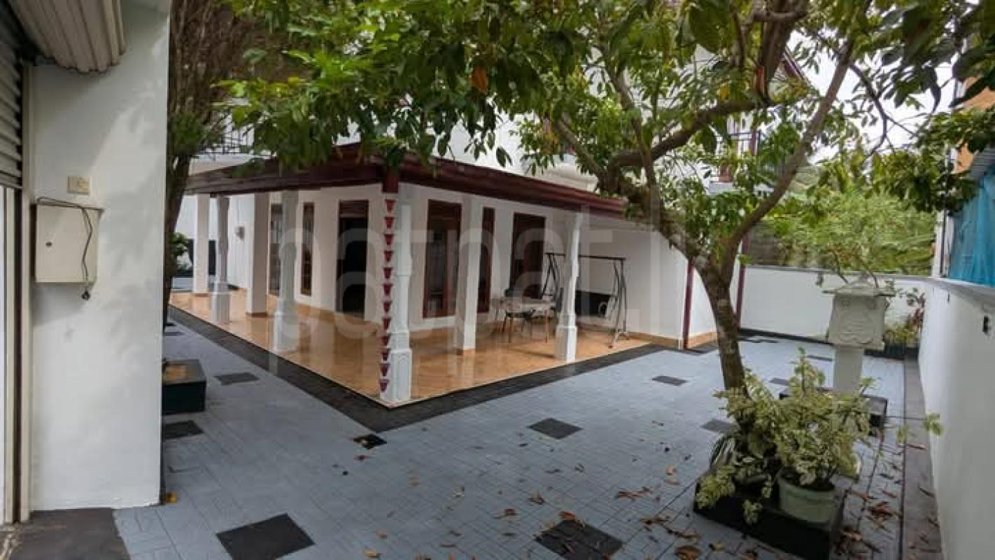 Advertisement image 4